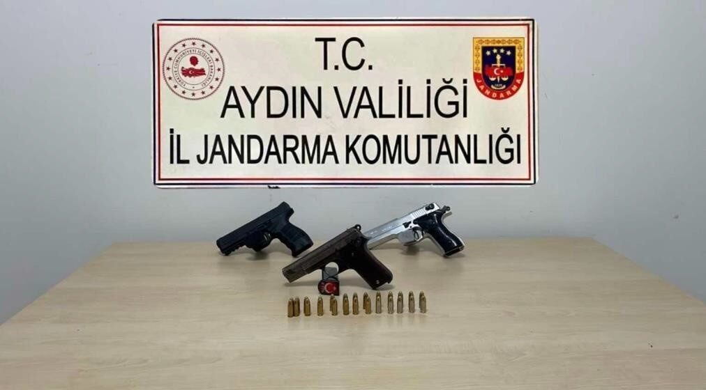 Aydın’ın Söke ilçesinde jandarma ekipleri tarafından yapılan çalışmalarda 3 adet
