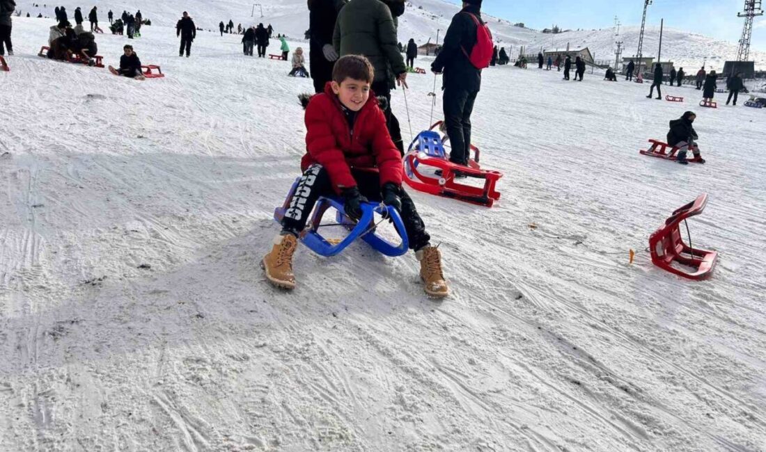 Beyaza bürünen Elmadağ Kayak Merkezi, sömestir tatilini değerlendirmek isteyen Ankaralı
