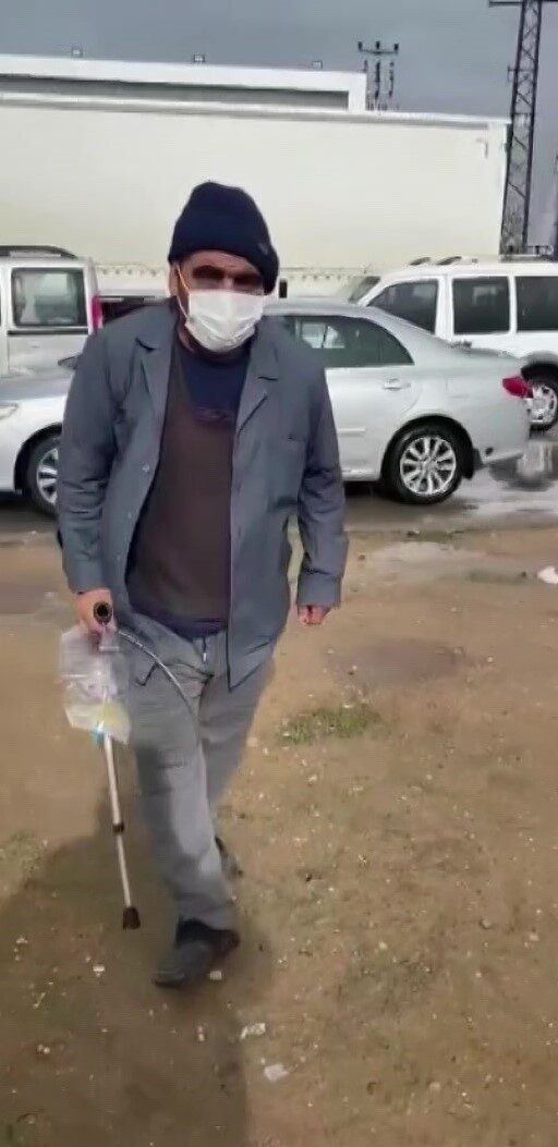 Adana’da içine meyve suyu koyduğu sonda tüpüyle hastaymış gibi davranarak