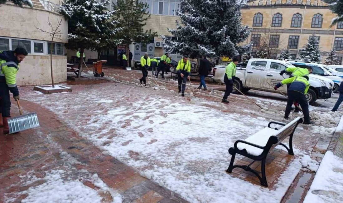 Gece etkisini göstermeye başlayan kar yağışının ardından Sorgun Belediyesi ekipleri,