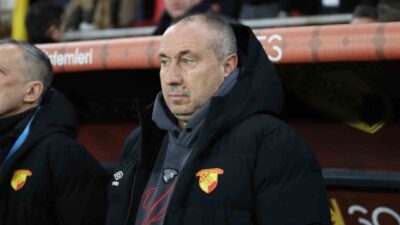 Göztepe Teknik Direktörü Stanimir Stoilov, Çaykur Rizespor maçının ardından, “Hakemler