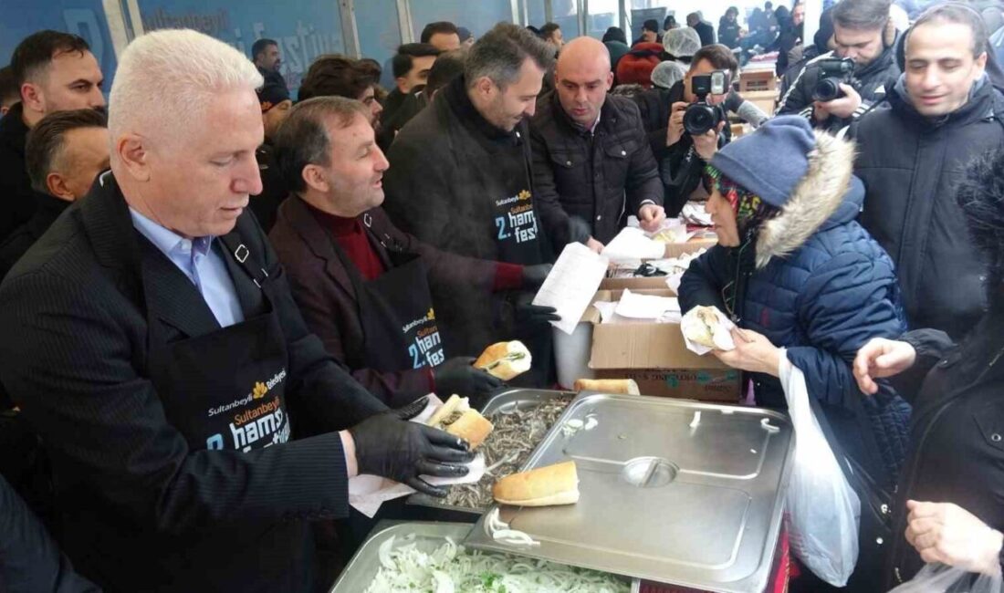 Sultanbeyli Belediyesi ev sahipliğinde düzenlenen 2. Hamsi Festivali, vatandaşların yoğun