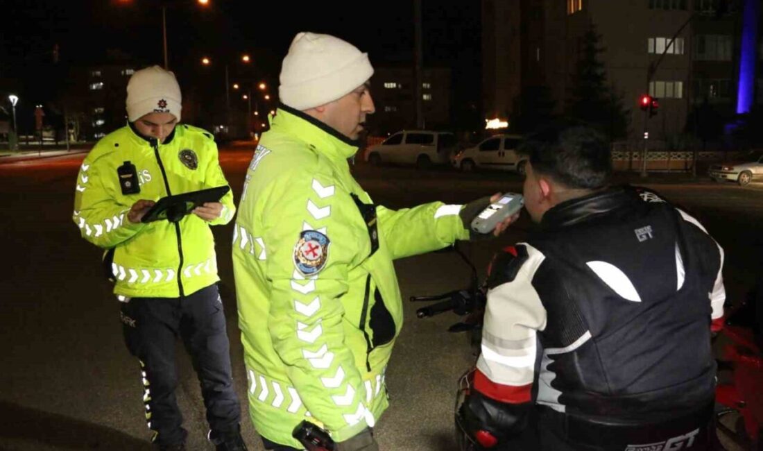 Eskişehir’de çok sayıda polisin katılımıyla gerçekleştirilen asayiş ve trafik uygulamasında