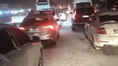 Gaziantep’te etkisini sürdüren yoğun kar yağışı nedeniyle Tarsus-Adana-Gaziantep (TAG) Otoyolu’nun