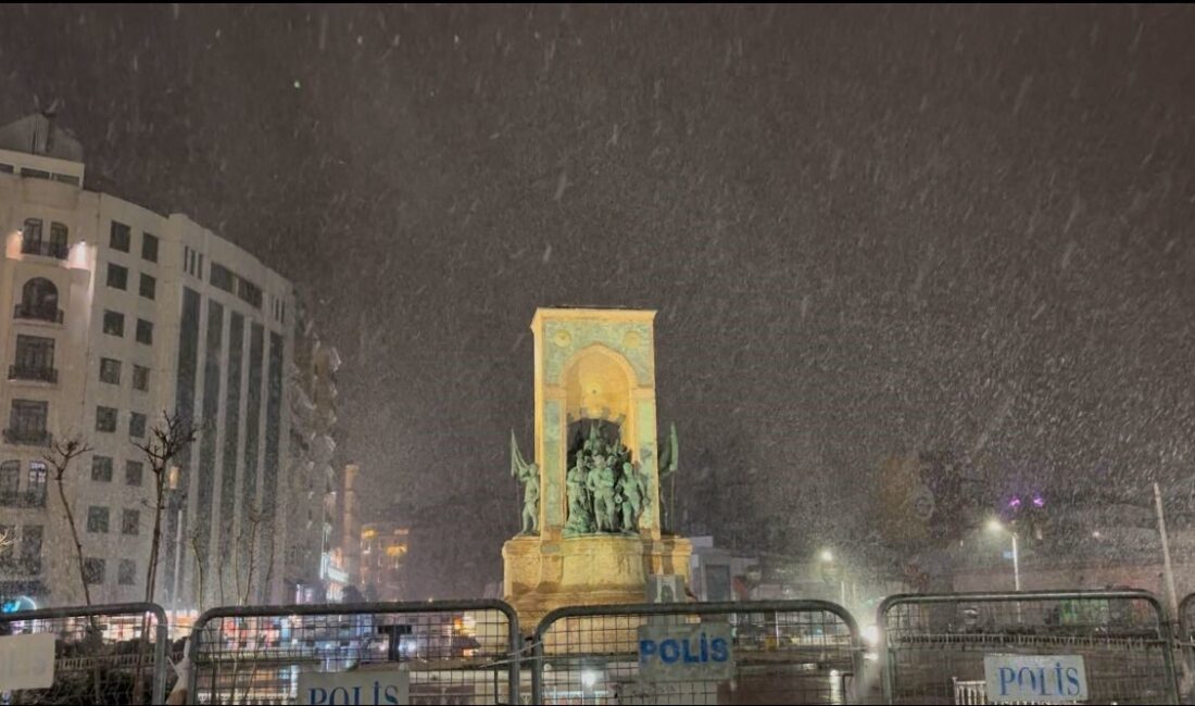 Meteoroloji Genel Müdürlüğü’nün yaptığı açıklama sonrası, İstanbul’da kar yağışı aralıklarla