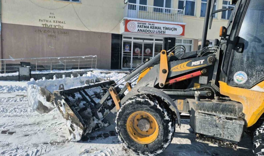 Talas Belediyesi, etkili olan kar yağışının ardından okullar açılmadan önce