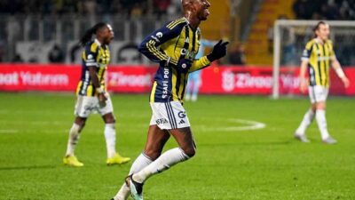 Fenerbahçe’nin Brezilyalı forveti Anderson Talisca, Beyoğlu Yeni Çarşı’ya attığı golle