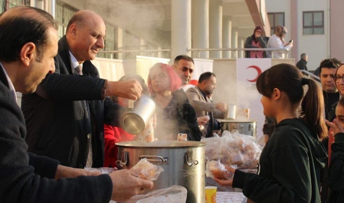 Mersin’in Tarsus İlçesinde öğrencilerle “Devletin eli sofranın bereketi” buluşması gerçekleştirildi.