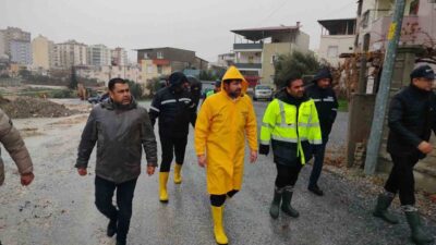 Mersin’in Tarsus ilçesinde etkisini artıran şiddetli yağışların ardından Tarsus Belediyesi