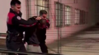 Adana’da bir kişi tartıştığı arkadaşını tabanca ile vurdu. Yaralanan kişinin