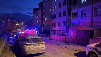 Kayseri’nin Melikgazi ilçesinde bir kadın, evde tartıştığı erkek arkadaşını banyoda