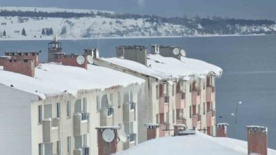 Bitlis’in Tatvan ilçesinde yaklaşık bir haftadır aralıksız devam eden yoğun