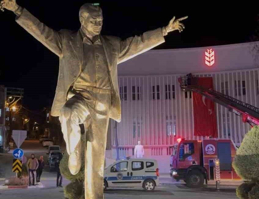 Nusaybin’de Türk bayrağına yönelik gerçekleştirilen saygısızlığa sert tepki gösteren Tavas