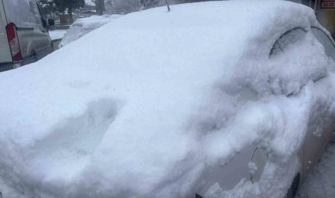 Kütahya’nın Tavşanlı ilçesinde meteorolojinin uyarılarının ardından beklenen kar yağışı sabah