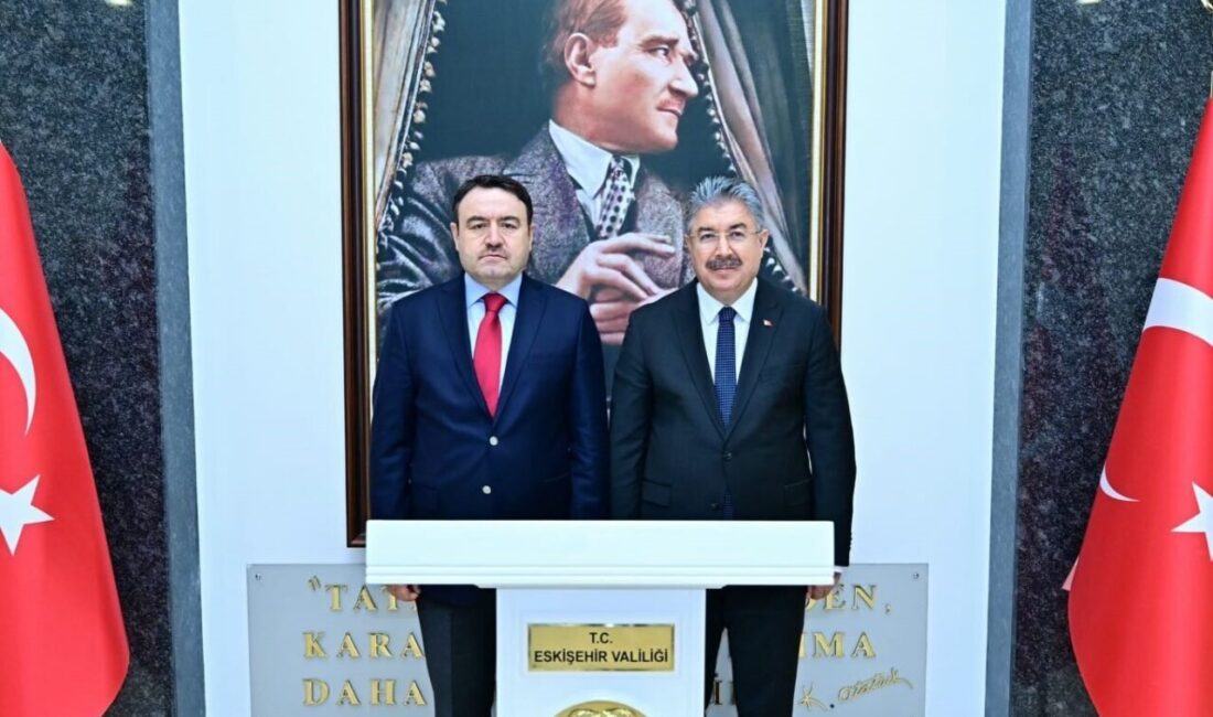 Kütahya Valisi Musa Işın’ın Eskişehir Valisi Dr. Erdinç Yılmaz’ı ziyaretinde,