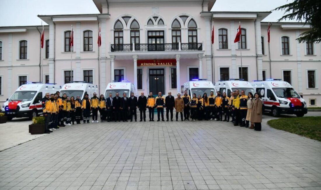 Sağlık Bakanlığı’nca Tekirdağ’a tahsis edilen 6 adet yeni ambulans törenle
