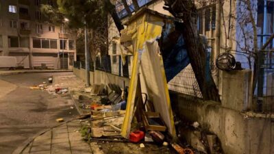 Tekirdağ Çorlu’da gece yarısı seyir halindeki bir kamyonet taksi durağına