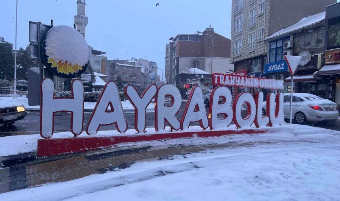 Tekirdağ’ın Hayrabolu ilçesinde kar yağışı etkisini sürdürmeye devam ediyor. İlçede