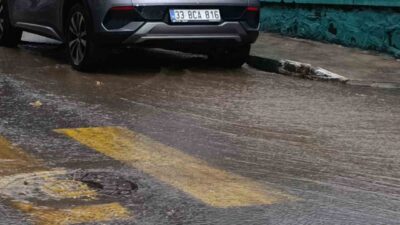 Tekirdağ genelinde sabah saatlerinde başlayan kuvvetli yağmur ve rüzgâr, kent