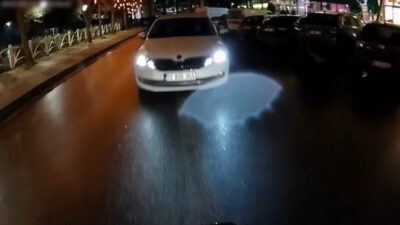 Tekirdağ Çorlu’da motosiklet ile otomobilin kafa kafaya çarpıştığı kazanın kask