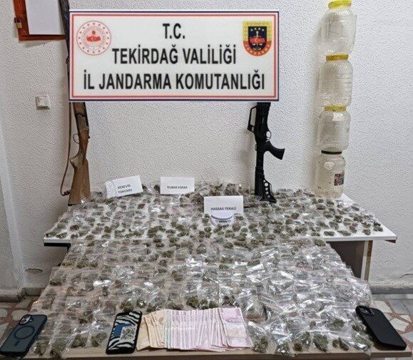 Tekirdağ İl Jandarma Komutanlığı ekiplerince Marmaraereğlisi ilçesinde düzenlenen operasyonda satışa