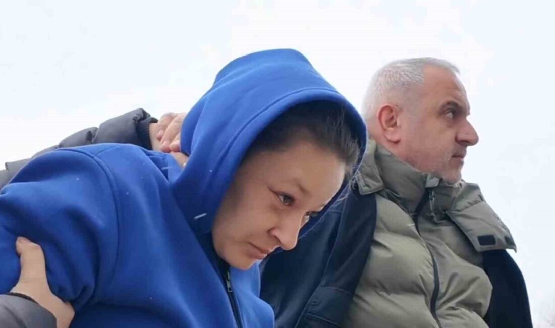 Tekirdağ’ın Süleymanpaşa ilçesinde bir evde çıkan yangının ardından bıçaklanmış halde