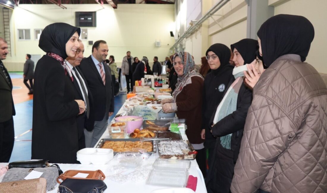 Erzincan’ın Tercan ilçesinde, Gazze’ye destek amacıyla hayır çarşısı düzenlendi. Tercan