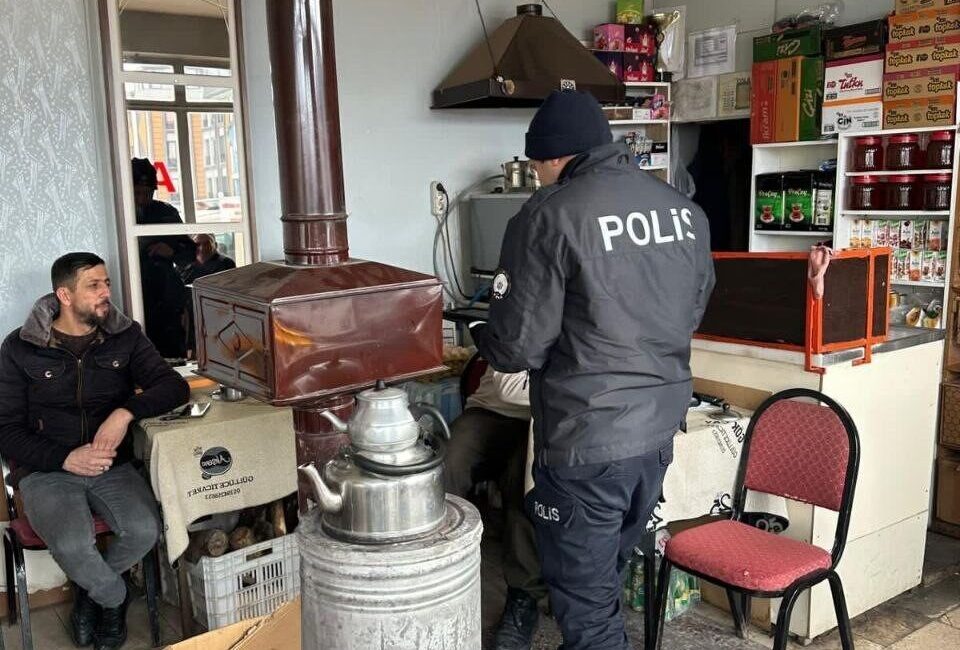 Erzincan’ın Tercan ilçesinde, “Huzurlu Sokaklar” uygulaması kapsamında İlçe Emniyet Müdürlüğü