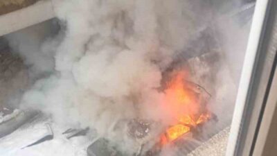 Elazığ’da park halindeyken alev alan Tofaş otomobil kullanılmaz hale geldi.