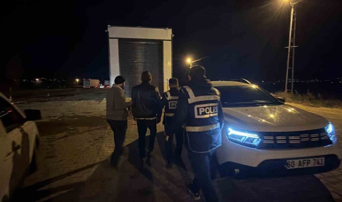 Tokat’ın Erbaa ilçesinde bir otobüste 5 kaçak göçmen yakalandı. Erbaa