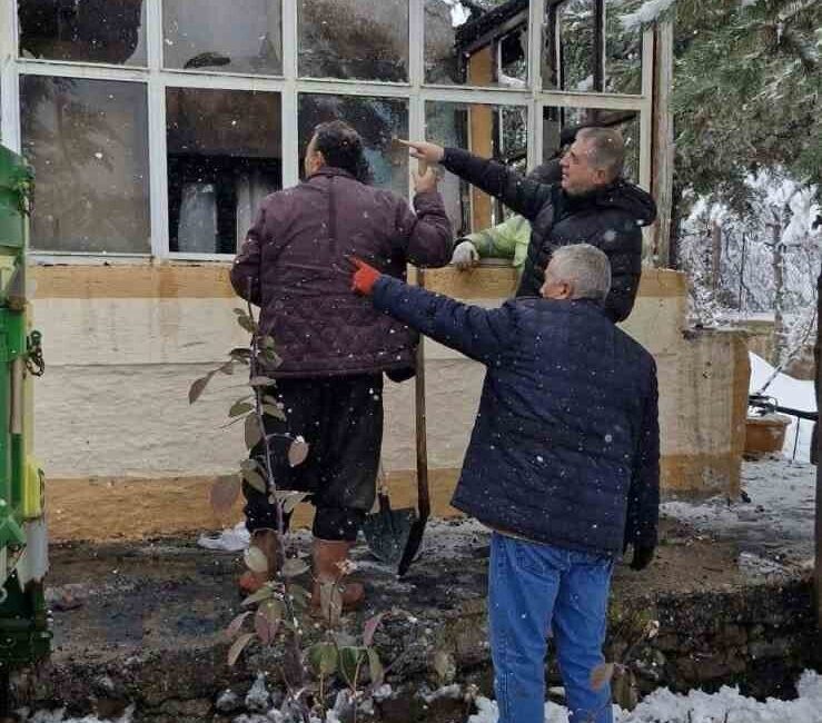 Tomarza’nın Şiraz mahallesinde bir evde çıkan yangın, itfaiye ekiplerince söndürüldü.
