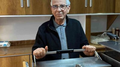 Aydın’ın Nazilli ilçesinde 40 yıldır tostçuluk yapan Mehmet Yıldız, Ankara