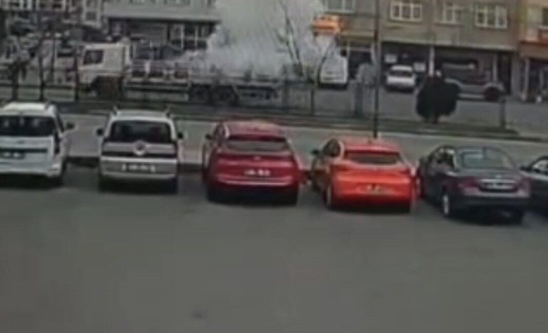 Trabzon’un Sürmene ilçe merkezinde bugün seyir halindeki bir tüp kamyonunun