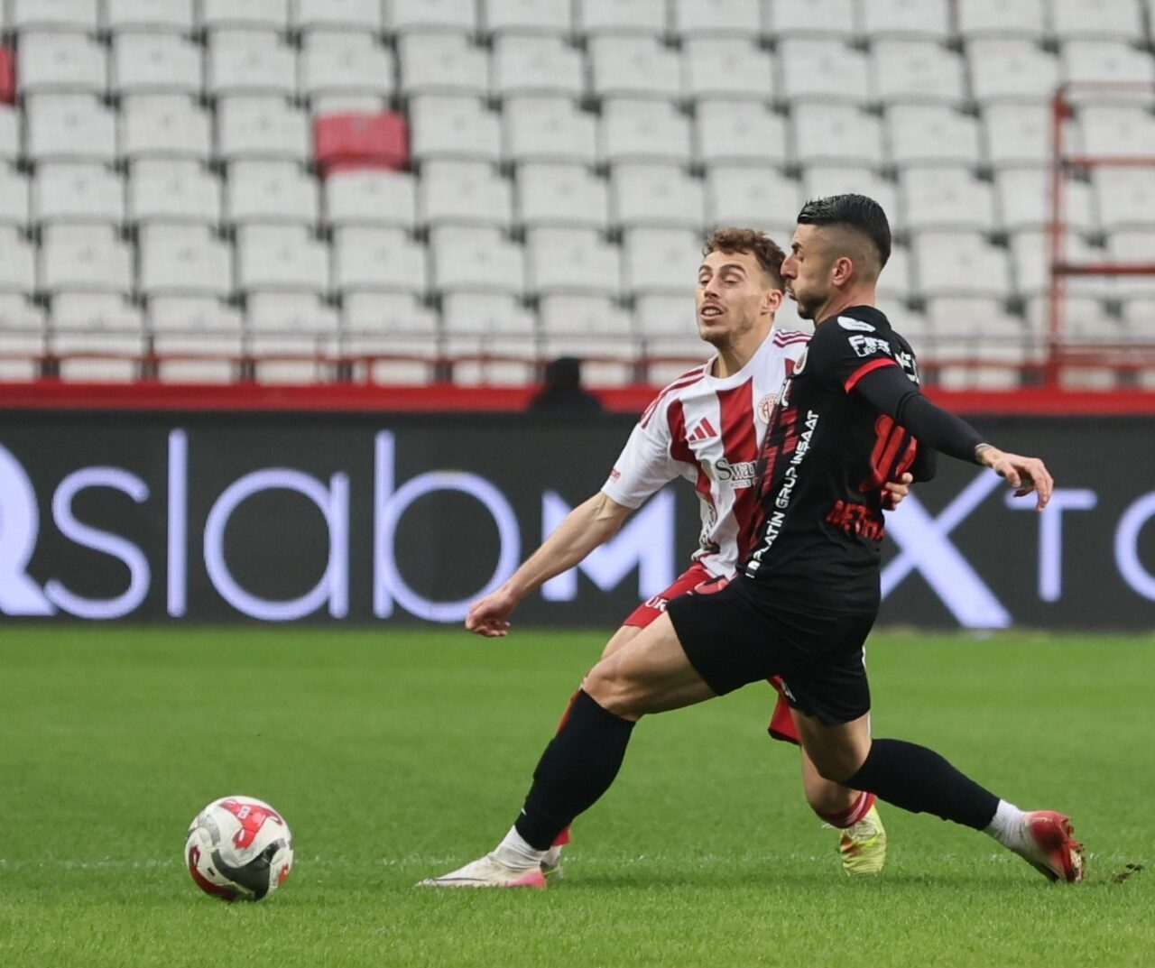 Trendyol Süper Lig’in 19. haftasında Antalyaspor, sahasında Gençlerbirliği’ni ağırlıyor. Karşılaşmanın