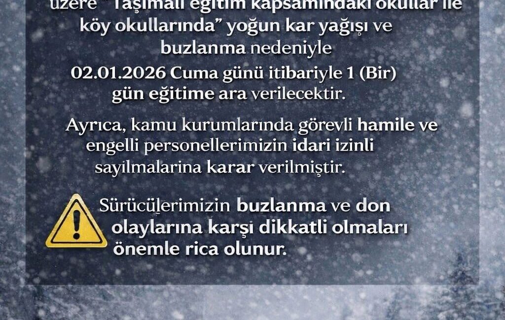 Adana’nın Tufanbeyli ilçesinde yoğun kar yağışı sebebiyle eğitim-öğretime 1 gün