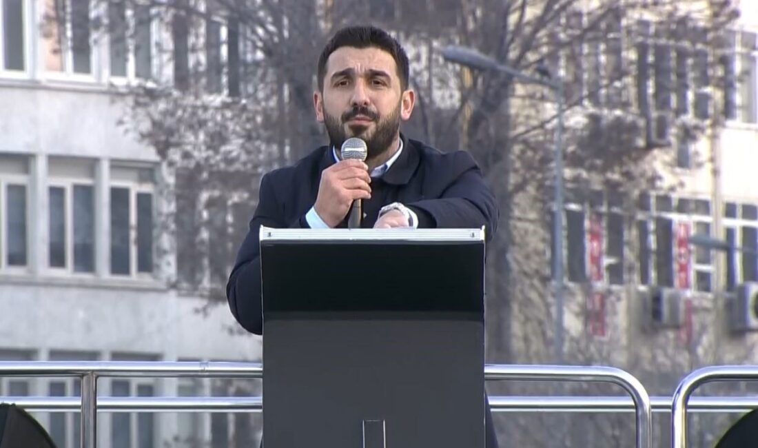 ’Büyük Gazze Yürüyüşü’nde konuşan Türkiye Gençlik Vakfı (TÜGVA) Başkanı İbrahim