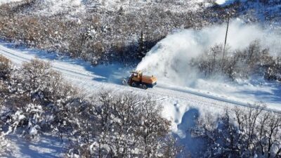 Tunceli’de yoğun kar yağışı nedeniyle kent genelinde 125 köy yolu