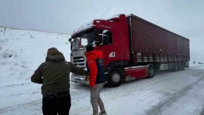 Yoğun kar yağışının etkili olduğu Tunceli genelinde, Vali Şefik Aygöl’ün