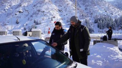 Tunceli genelinde gerçekleştirilen “Düzensiz Göç ile Mücadeleye Yönelik Huzur Uygulaması”