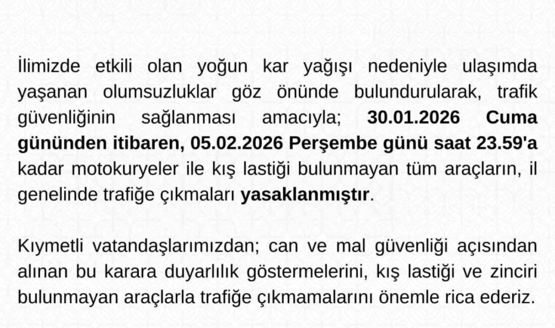 Tunceli’de etkili olan yoğun kar yağışı nedeniyle motokuryeler ve kış