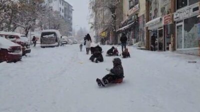 Yoğun kar yağışı ve yılbaşı tatiliyle birlikte okullara verilen ara,
