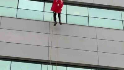 Aydın’ın Efeler ilçesinde endüstriyel iple erişim uzmanı Barış Özbey, Nusaybin-Kamışlı