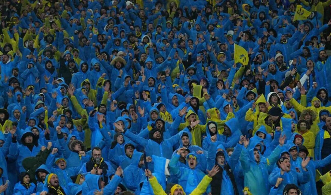 Galatasaray ile Fenerbahçe arasında Atatürk Olimpiyat Stadyumu’nda oynanan Turkcell Süper