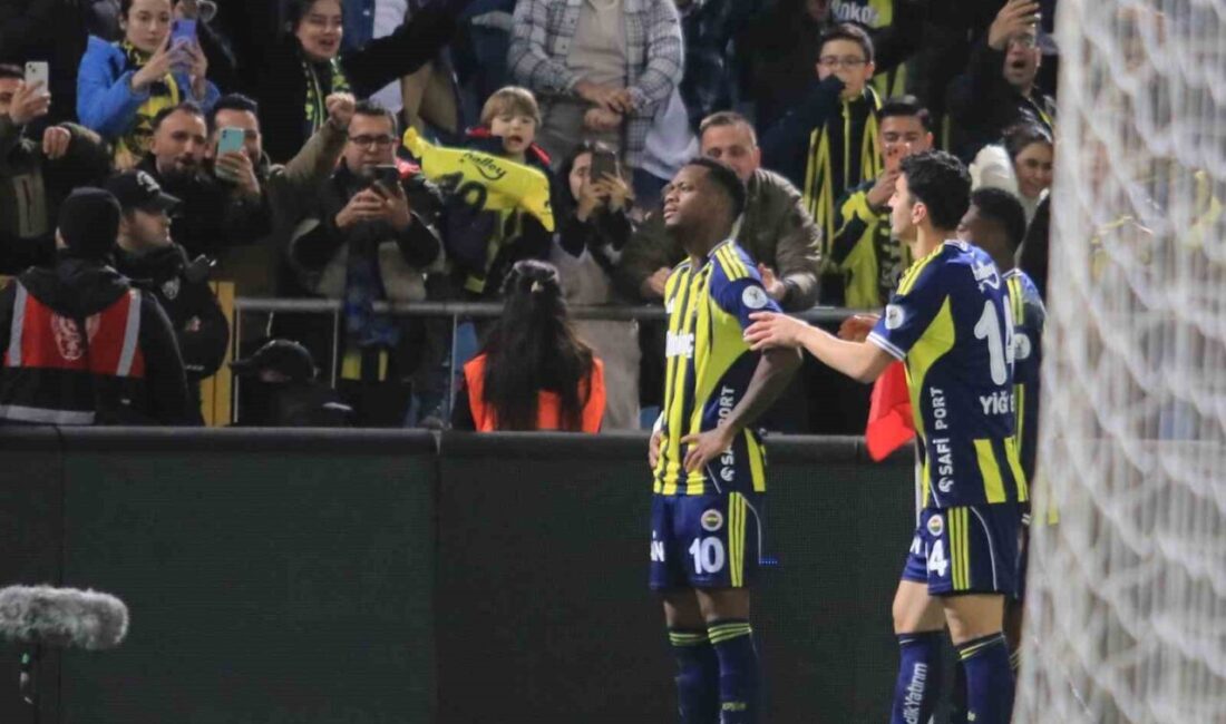 Turkcell Süper Kupa yarı finalinde Fenerbahçe, Samsunspor’u 2-0 mağlup ederek