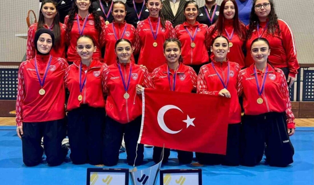 Türkiye Kadın Hokey Milli Takımı, Portekiz’de düzenlenen Salon Hokeyi Büyük