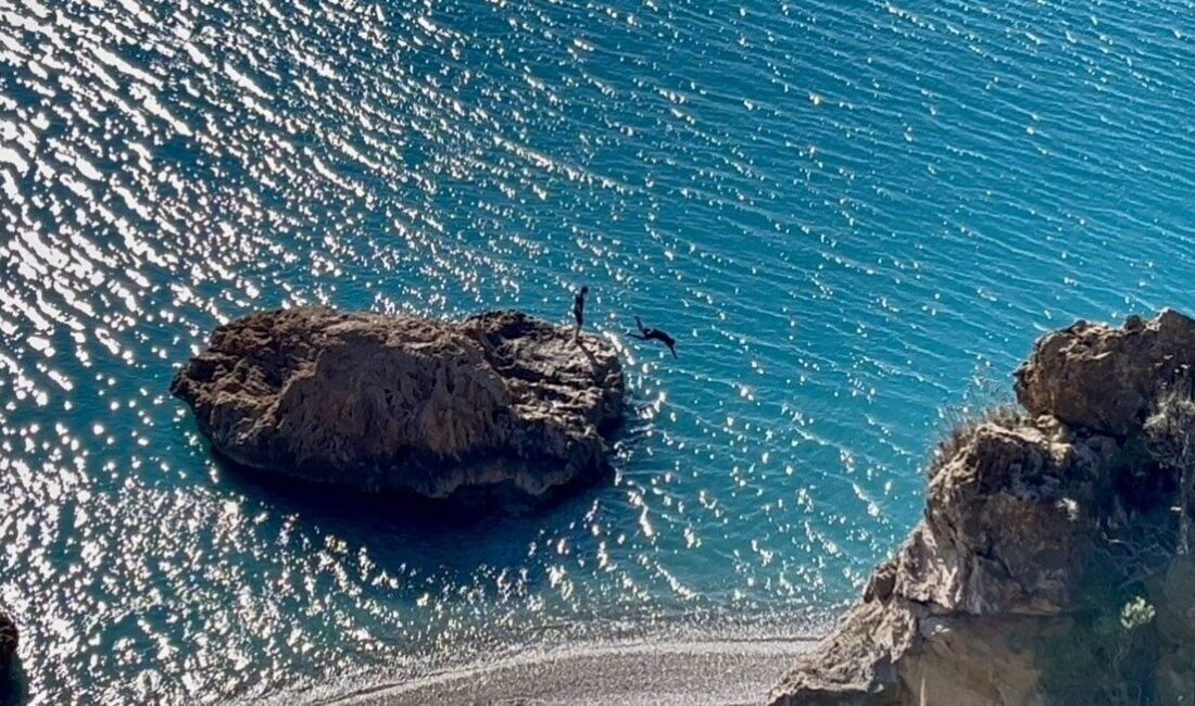 Türkiye’nin büyük bölümünde yoğun kar yağışı ve buzlanma nedeniyle eğitime