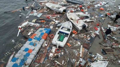 İstanbul’un Tuzla ilçesinde etkisini artıran şiddetli fırtına ve sağanak yağış,