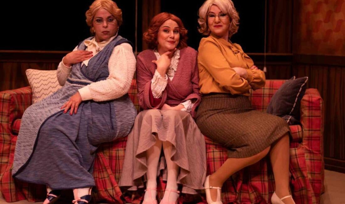 Kocaeli Büyükşehir Belediyesi Şehir Tiyatroları’nın “Üç Jokerli Konken” adlı oyunu