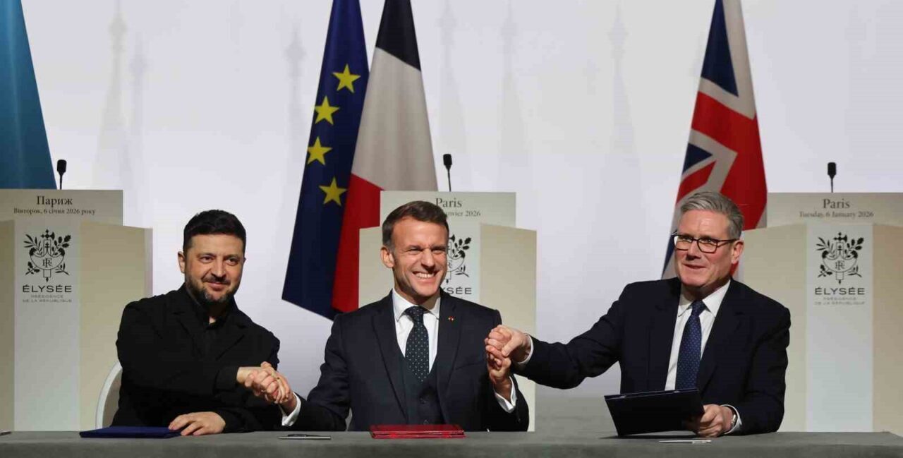 Ukrayna Devlet Başkanı Vladimir Zelenskiy, Fransa Cumhurbaşkanı Emmanuel Macron ve