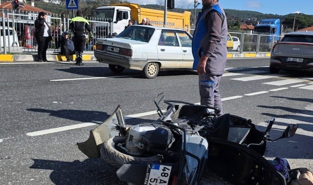 Muğla’nın Ula ilçesinde meydana gelen trafik kazasında motosiklet sürücüsü yaralandı.